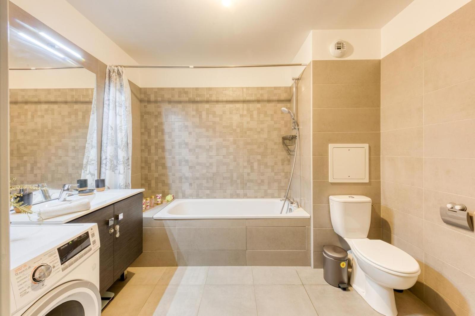 Charmant Appartement De Haut Standing Proche Du Centre-Ville アルフォールヴィル エクステリア 写真
